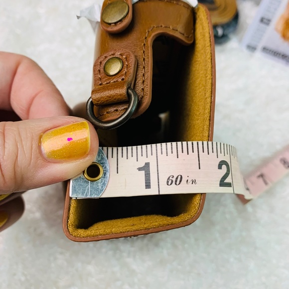 New MegaGear Ever Ready Leather Camera Case fits Sony Cyber-Shot DSC-RX1… - Picture 14 of 16